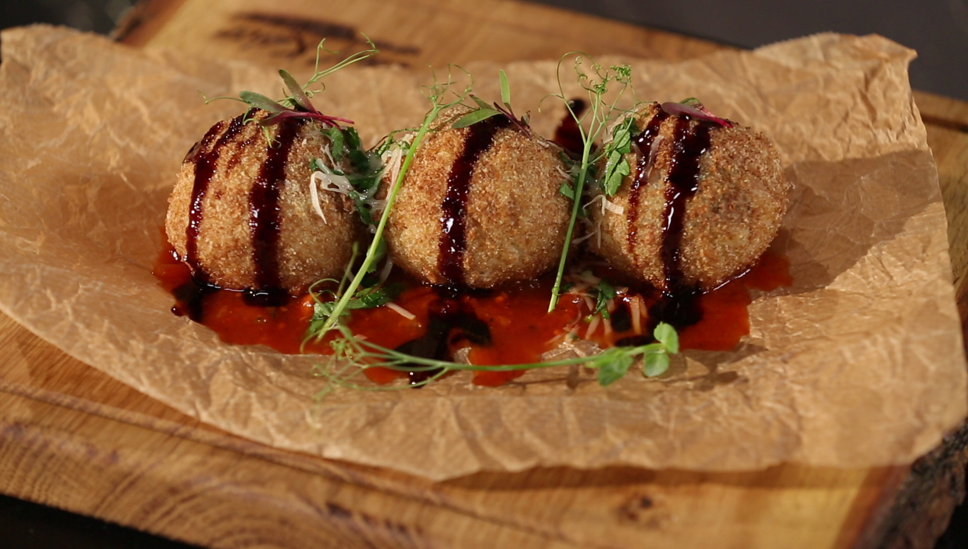 Аранчини с соусом "Неаполитано"